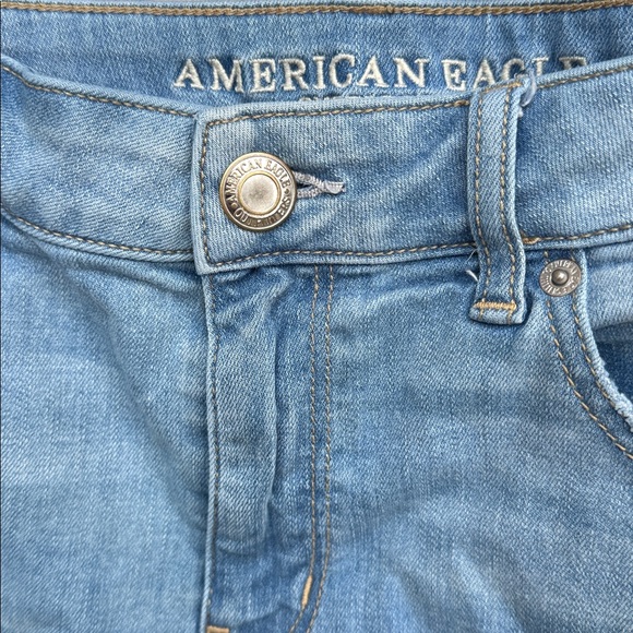 American Eagle Super Stretch Shorts Size 12 - Picture 4 of 9